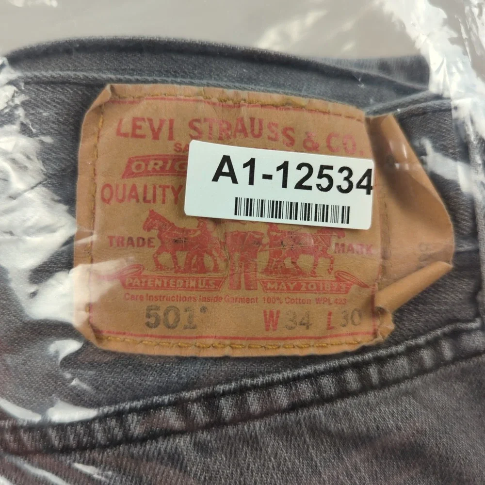 Levis 501 Jeans Mens 34x30 Gray Button Fly Classic American Casual Western